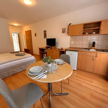 Akacfa ザラカロシュ