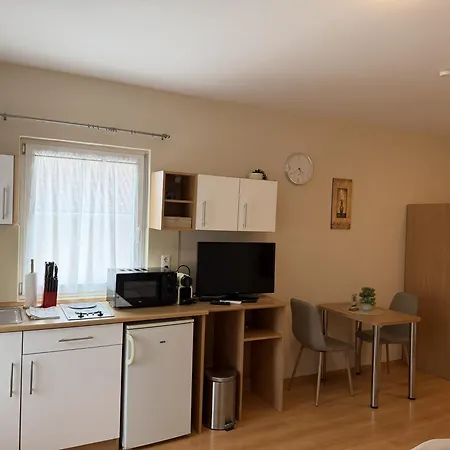 Apartament Akacfa *