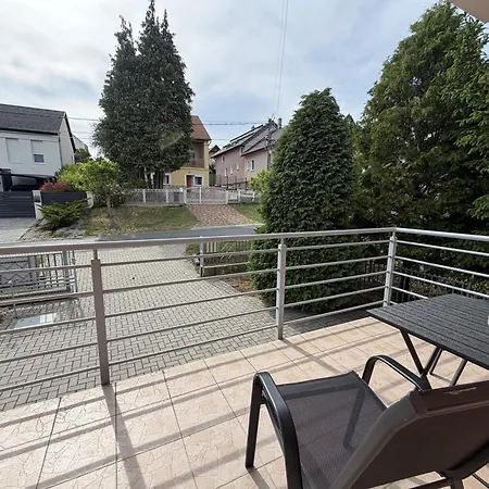 Apartament Akacfa